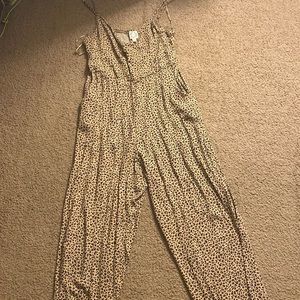 TRENDY JUMPER CHEATAH PRINT WITH POCKETS!!! Cute with pockets